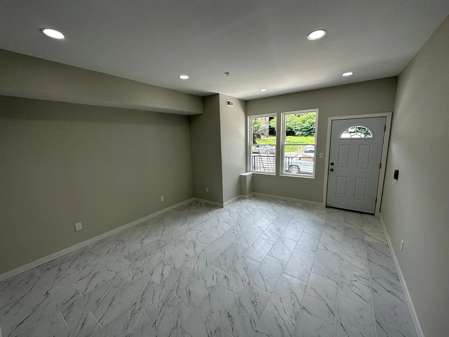 Studio, 600 sqft, $1,000 — Photo 1