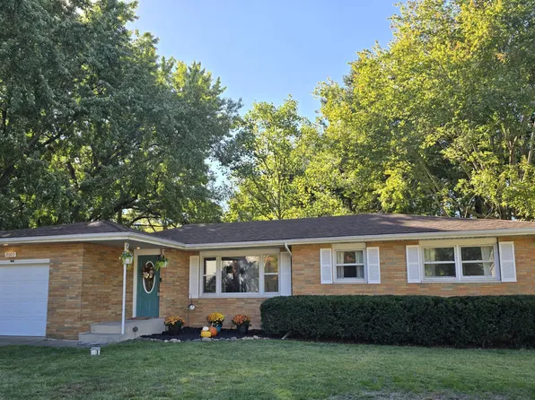 2003 Welnetz Rd, Trail Creek, IN 46360