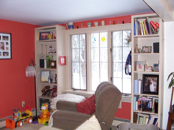 "InLaw" Livingroom 1stF