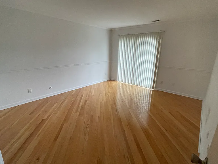 1504 Dolphin Dr — Photo 9