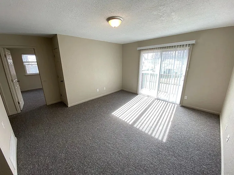 415 Grover St #11 — Photo 4
