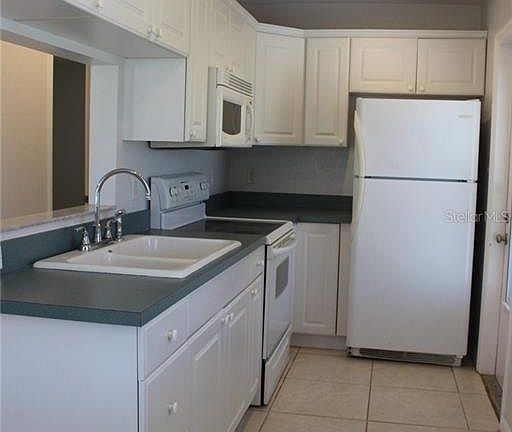 5th image of 21026 Ionia Ave