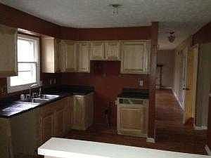 3rd image of 716 Squirrel Hill Dr