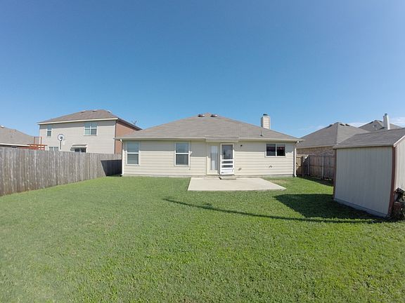 2nd image of 1101 Vicksburg Dr
