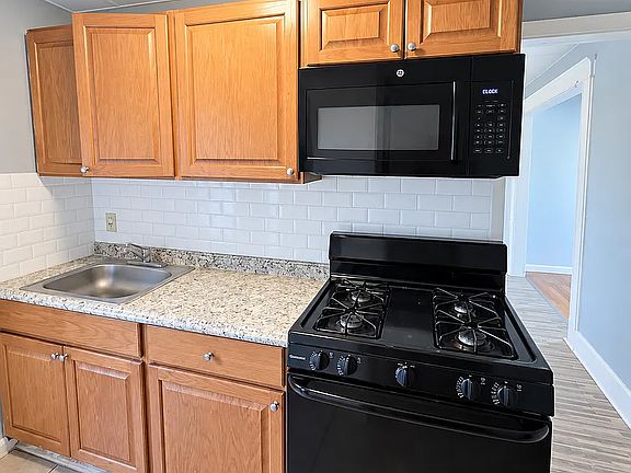 2nd image of 709 Kensington Ave APT E