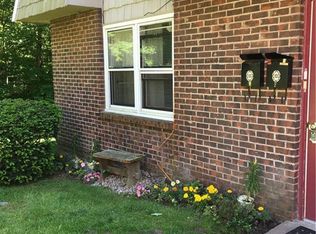 67 Briarwood Ln #F, Branford, CT 06405