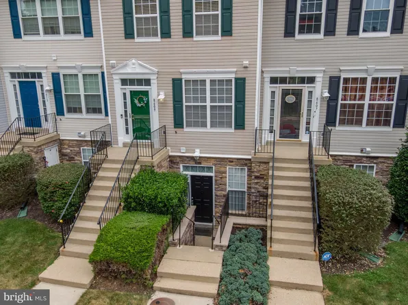 8611 Willow Leaf Ln, Odenton, MD 21113