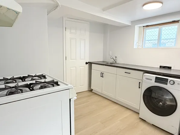 1059 Henry Ford Centre Dr, Windsor, ON N8Y 2T4