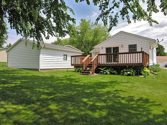 3rd image of 1483 Glenwood Dr