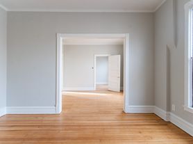 3925-27 N Lincoln Ave