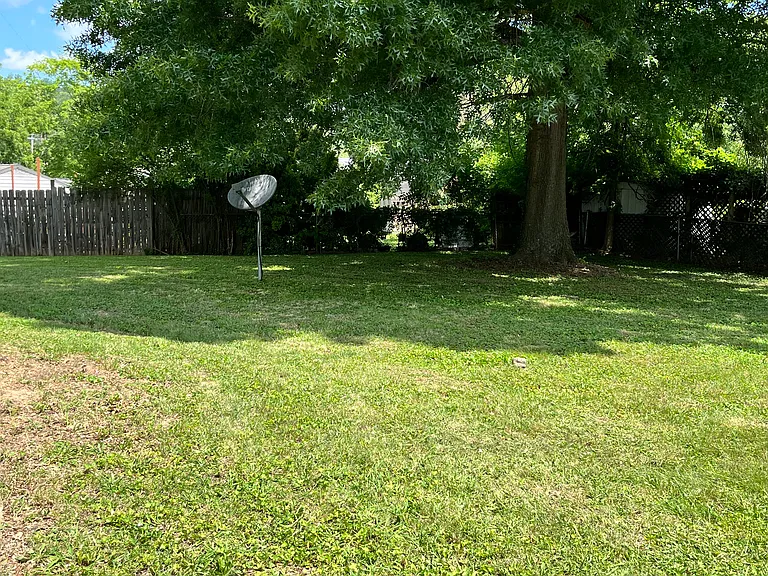 90 Arkansas Ave — Photo 3
