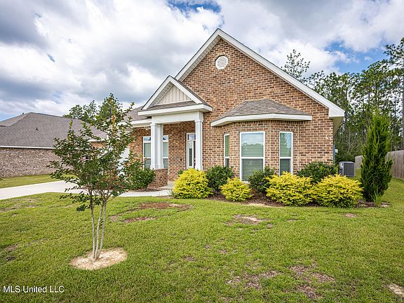 4th image of 15381 Dandelion Dr