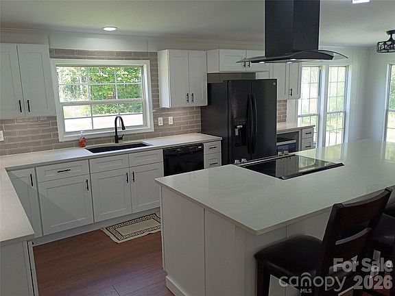 5th image of 365 Deberry Rd