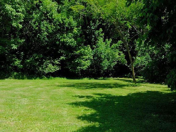2nd image of 1040 Dobbins Pike