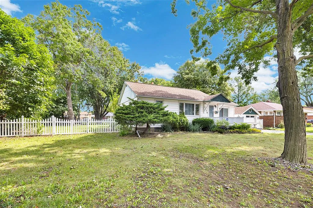 4 bed, $2,800 — Photo 3
