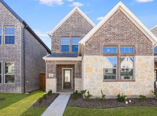 2632 Gateway Ave, Corinth, TX 76210