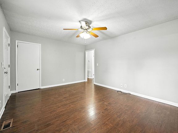 5th image of 203 Creekside Dr