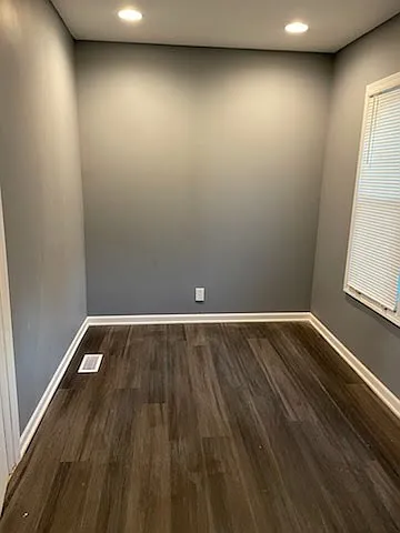 3 bed, 1100 sqft, $2,050 — Photo 4