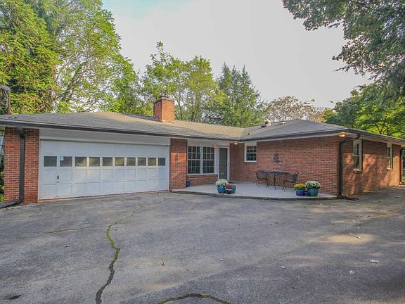 5th image of 1007 S Chilhowee Dr