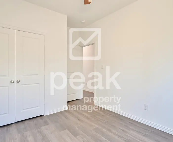 302 Byron St — Photo 18