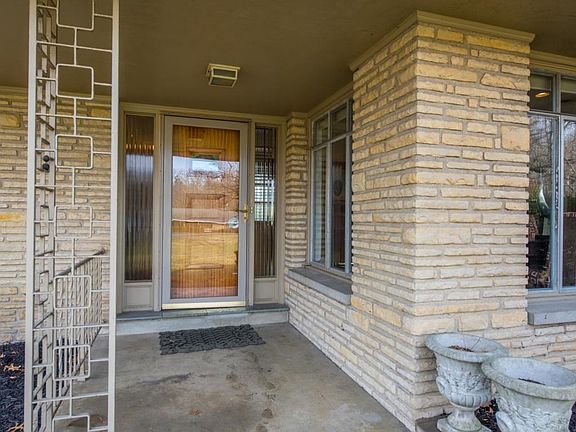2nd image of 3949 Riverview Dr