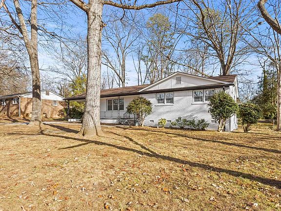 3rd image of 303 Creighton Dr