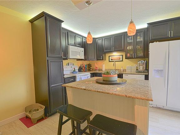 2nd image of 3304 Sandlewood Ln APT 1