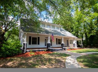 313 W Main St, Pilot Mountain, NC 27041