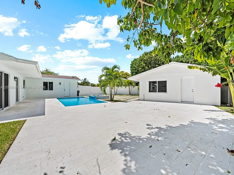 19715 SW 99th Pl — Photo 40
