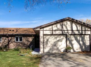 5601 Guenevere Ln, Lincoln, NE 68512