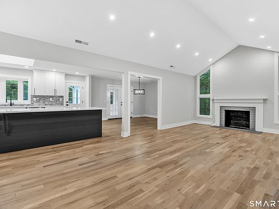 5th image of 1 Greenlea Lane
