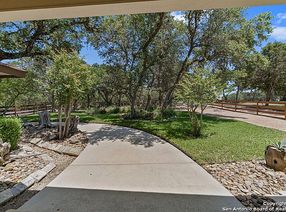 4th image of 5763 Circle Oak Dr