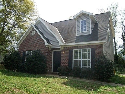 1st image of 810 Lakeview Dr