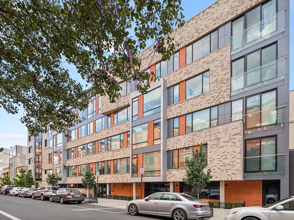 2nd image of 722 Jefferson St #5B