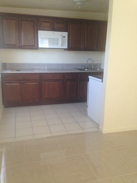 1st image of 317 S 28th St
