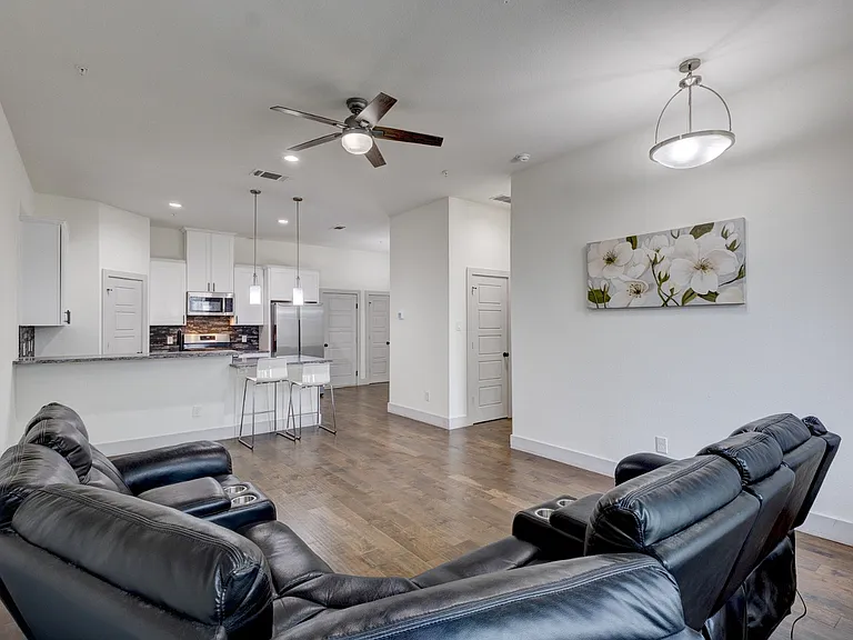 6043 Rivendell Dr — Photo 19