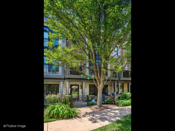 3022 W Newport Ave, Chicago, IL 60618