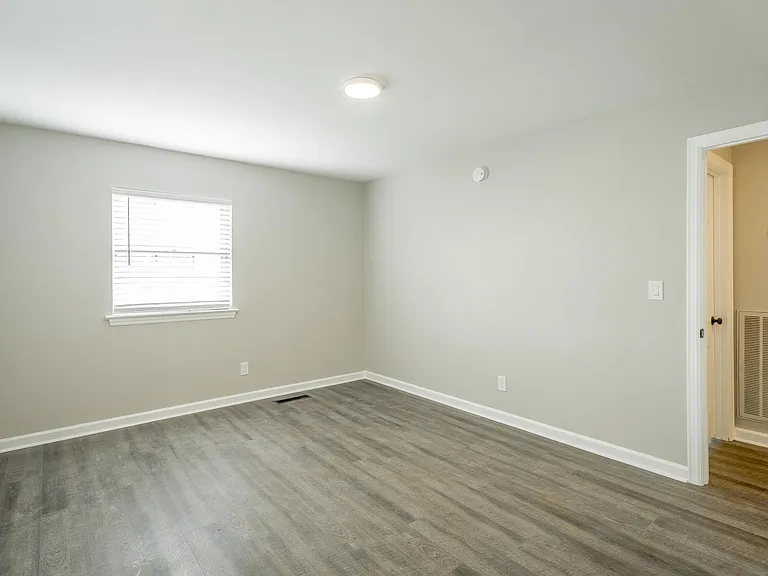 1403 Clearpoint Dr — Photo 18