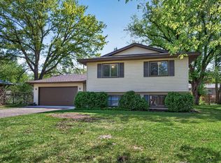 3054 Wilder St N, Roseville, MN 55113