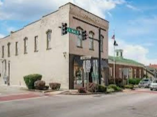 101 South Court Sq #305