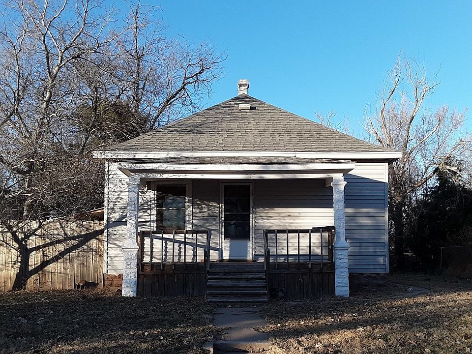1st image of 610 E Avenue C