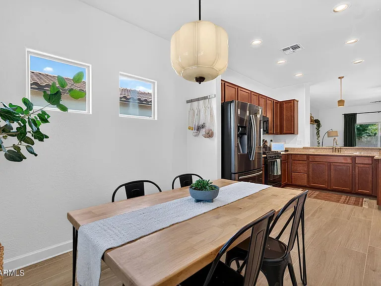 823 W Witt Ave — Photo 5