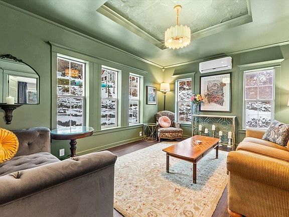 4th image of 300 S Prospect Ave