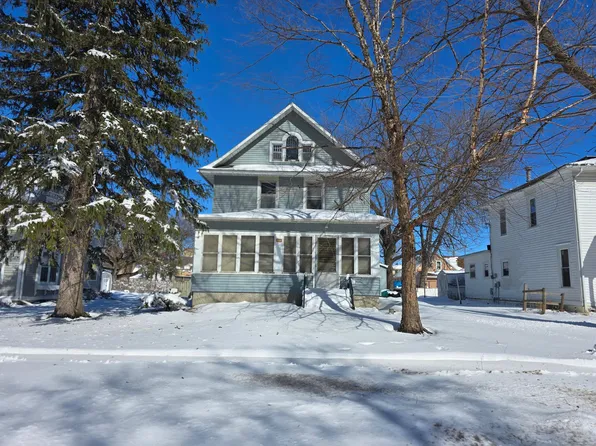 421 E 8th St, Blue Earth, MN 56013