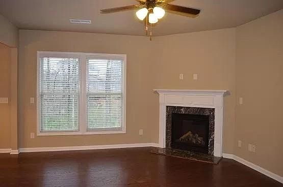 3rd image of 5895 Falls Landing Dr