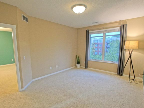 5th image of 1070 Grandview Ct NE APT 301
