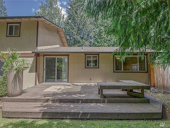 3rd image of 6414 Sierra Dr SE