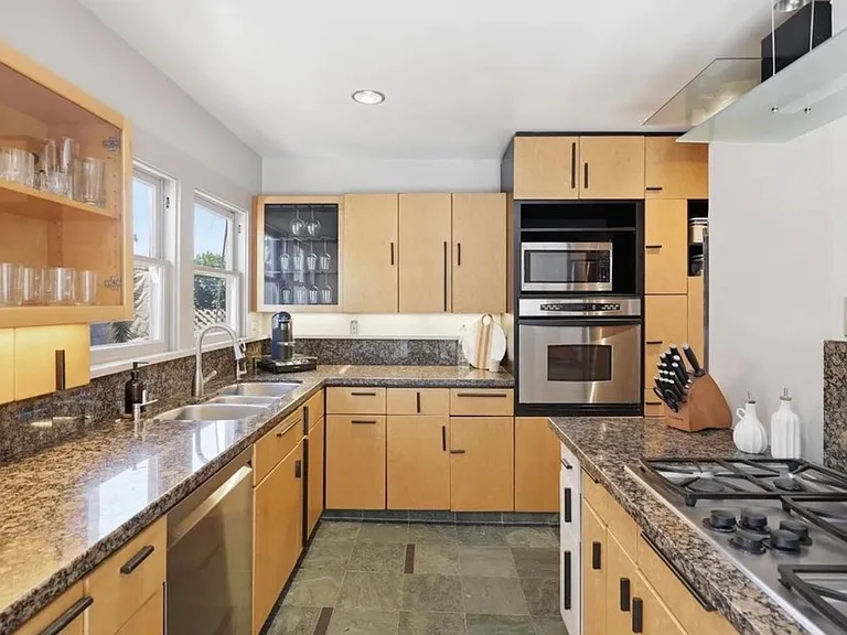 3031 Kalmia St — Photo 8