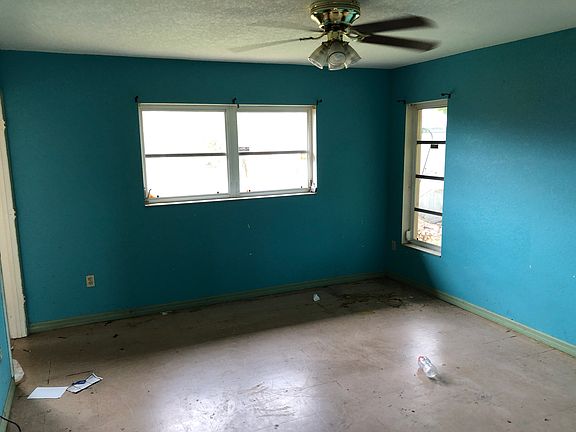 4th image of 2289 Lake View Blvd