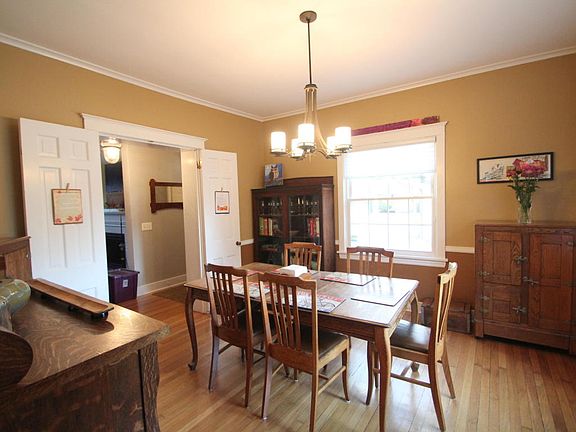 3rd image of 2302 Oakwood Dr SE